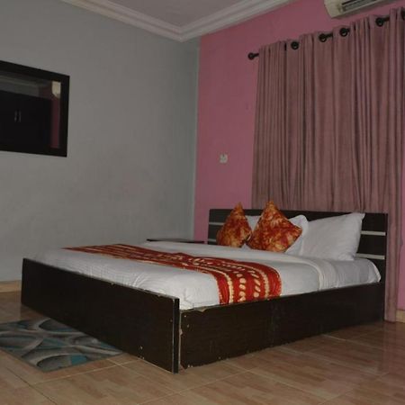 Esporta Suites Yaba Lagos Buitenkant foto