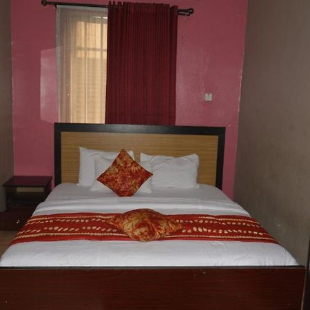 Esporta Suites Yaba Lagos Buitenkant foto