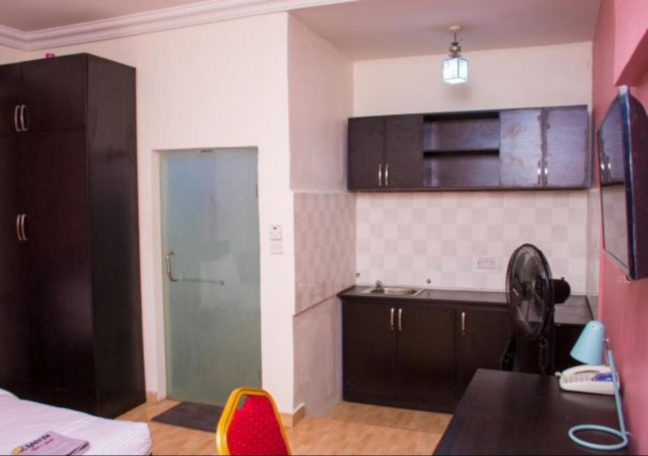 Esporta Suites Yaba Lagos Buitenkant foto