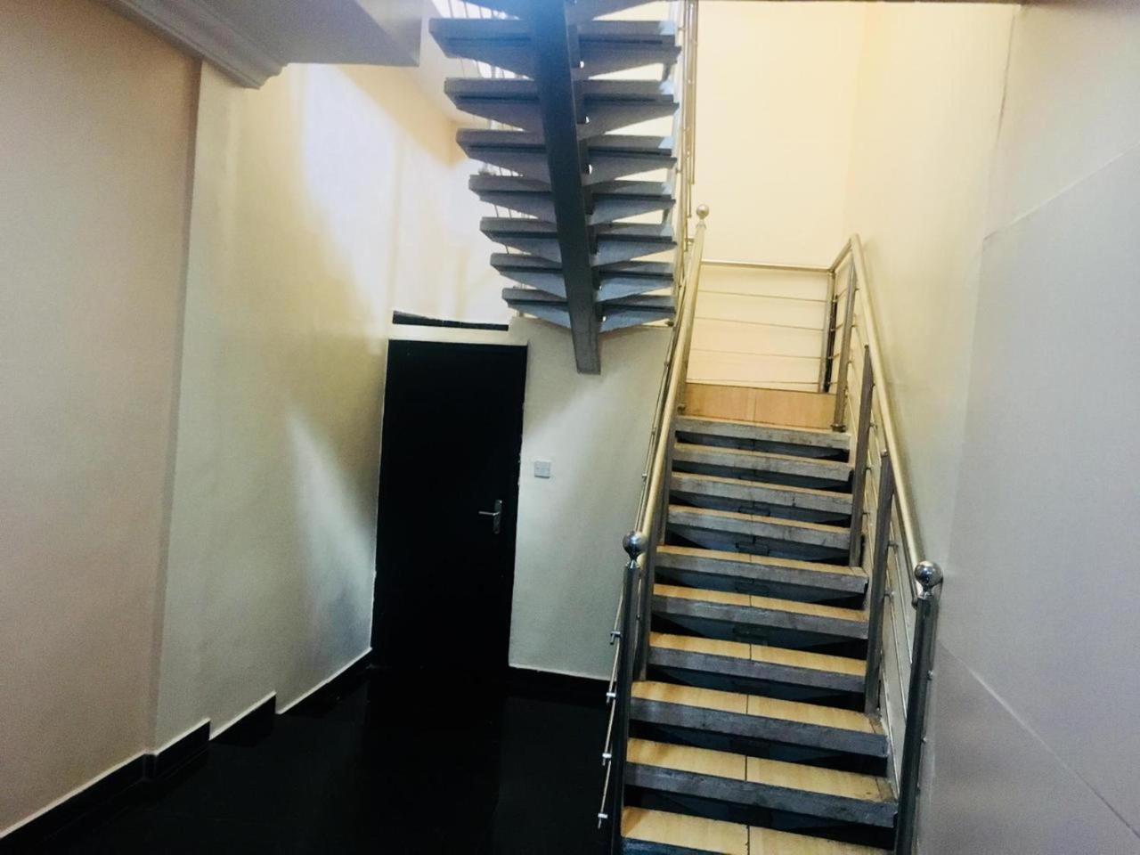Esporta Suites Yaba Lagos Buitenkant foto