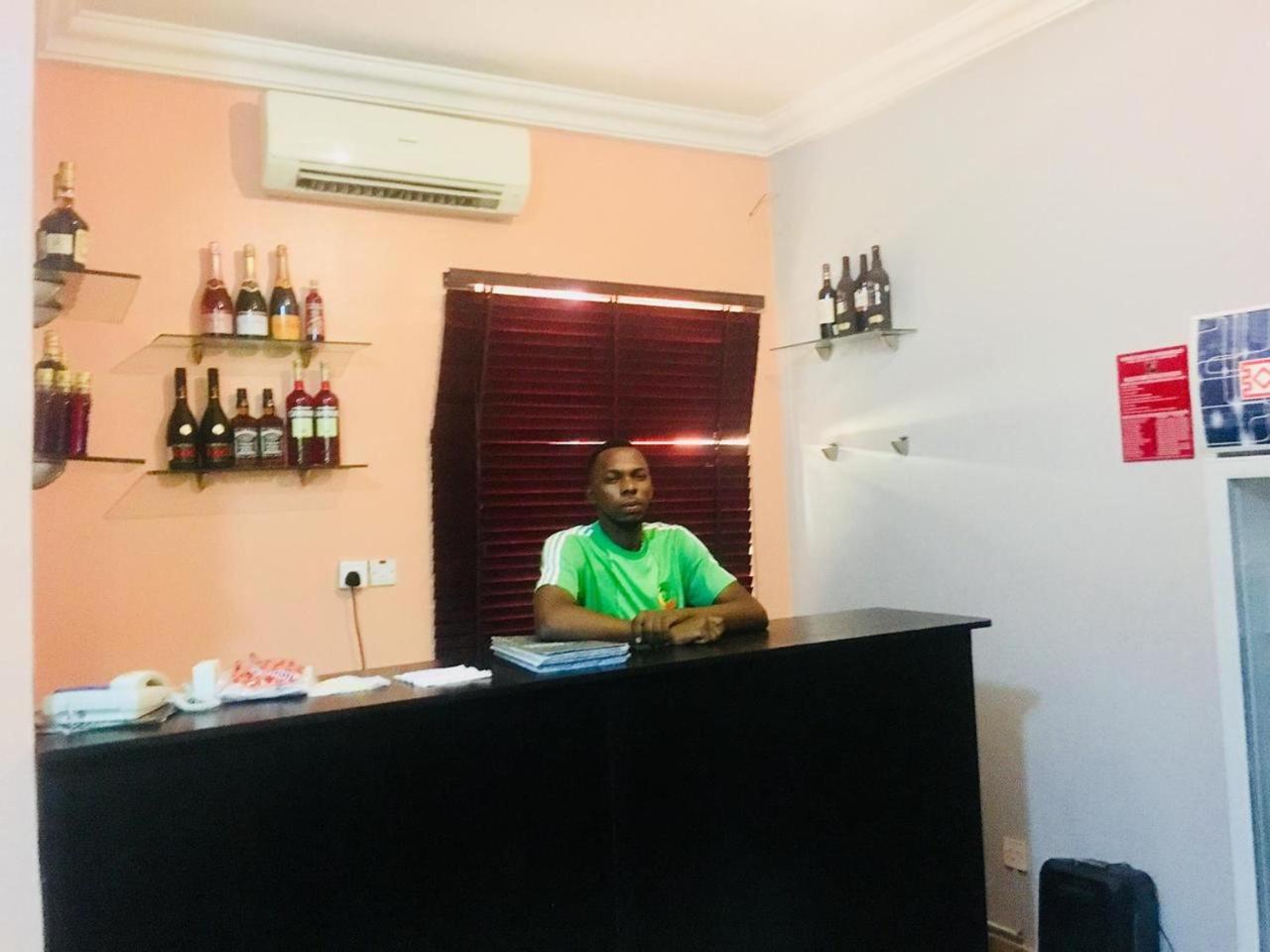 Esporta Suites Yaba Lagos Buitenkant foto